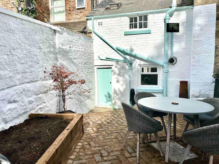 Periwinkle Ruswarp Holiday home